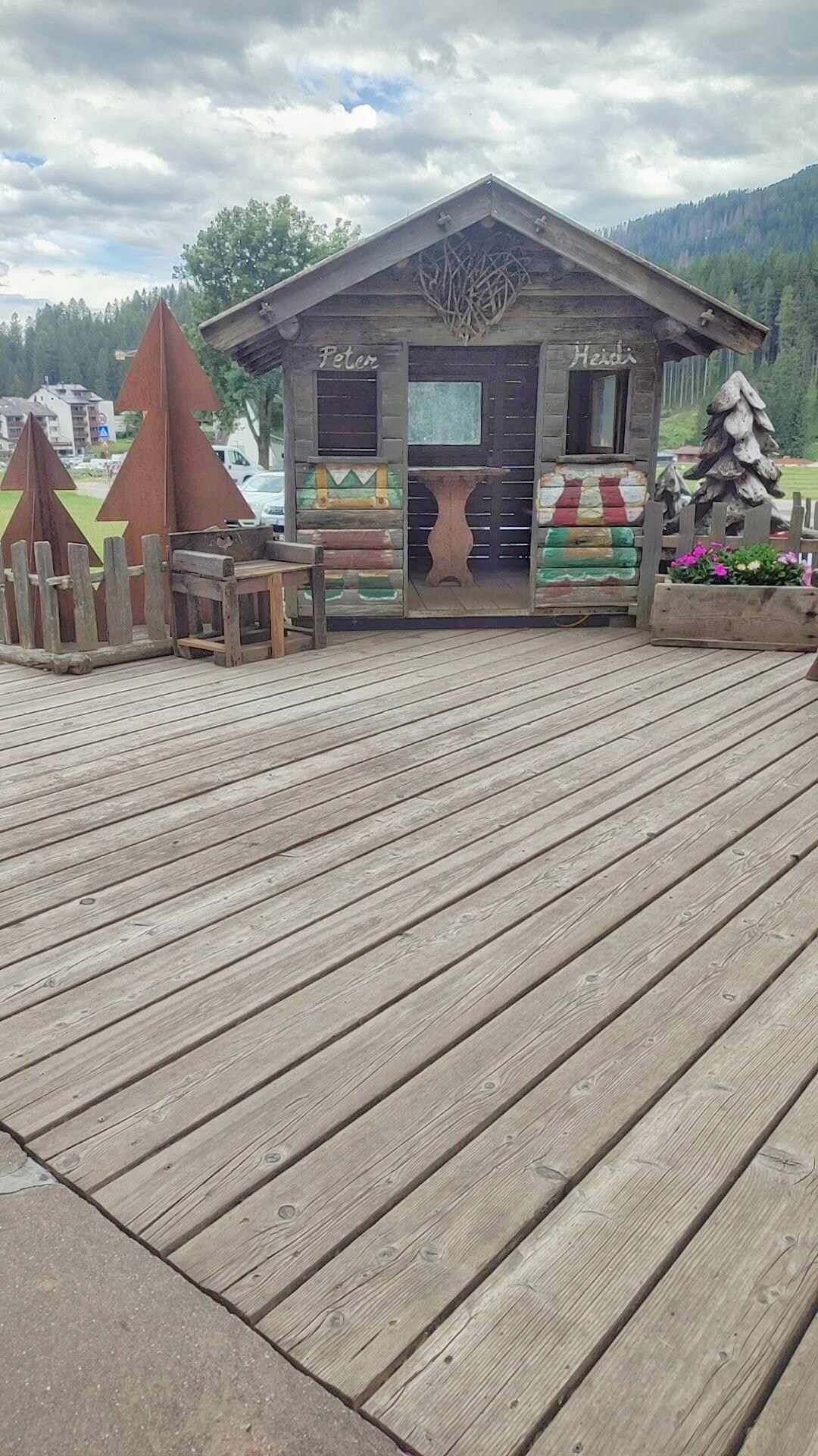 Casetta per bambini in un locale vicino all'appartemento