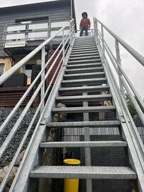 Trappan upp till lägenheten.