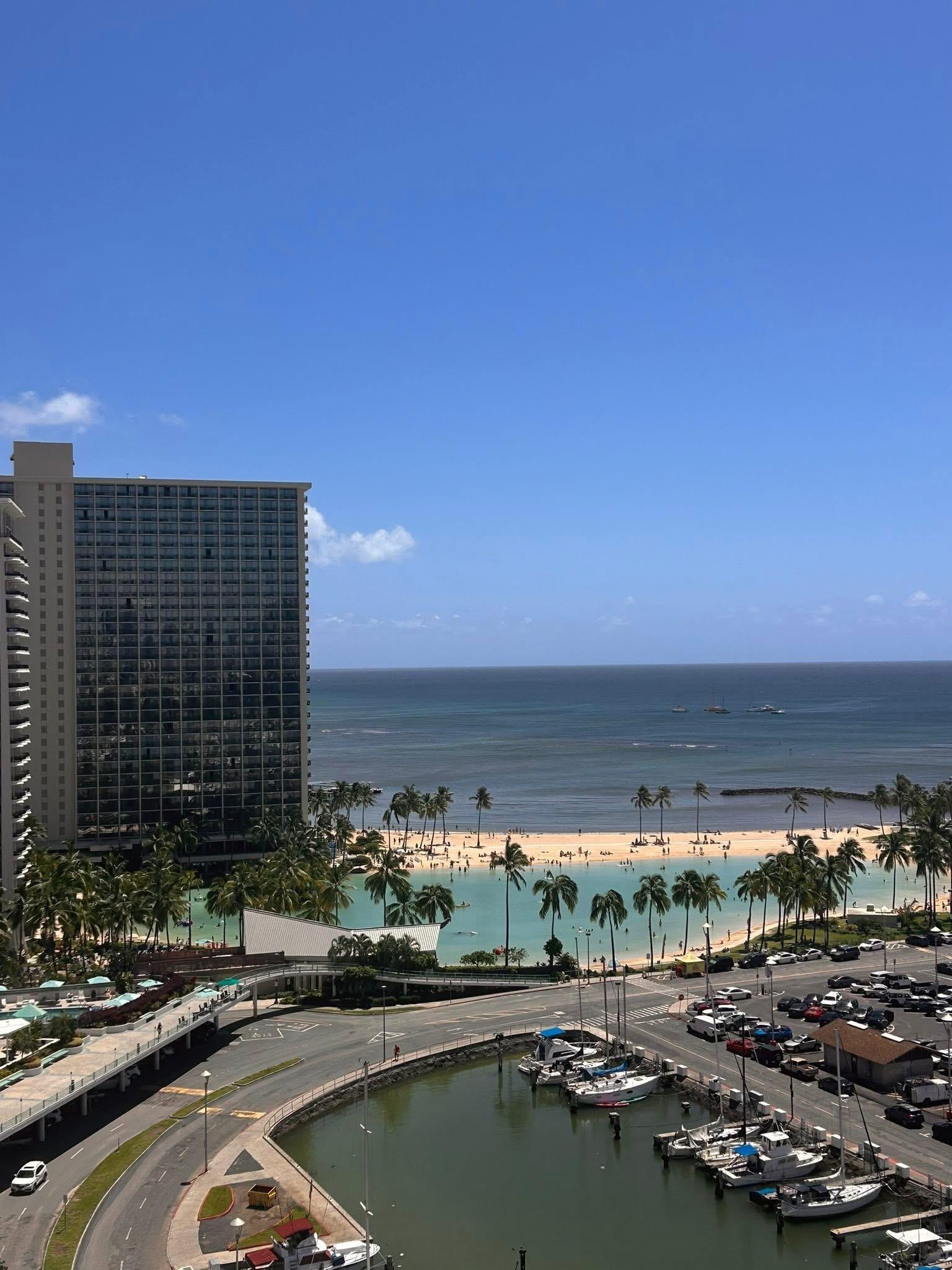 The view of the lanai in the left side.