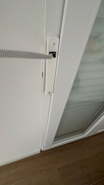 Bedroom- The blind/curtain rod was broken. We werenât able to lift it.