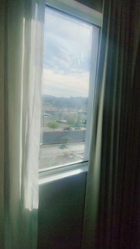 Vista frontal en la habitación.