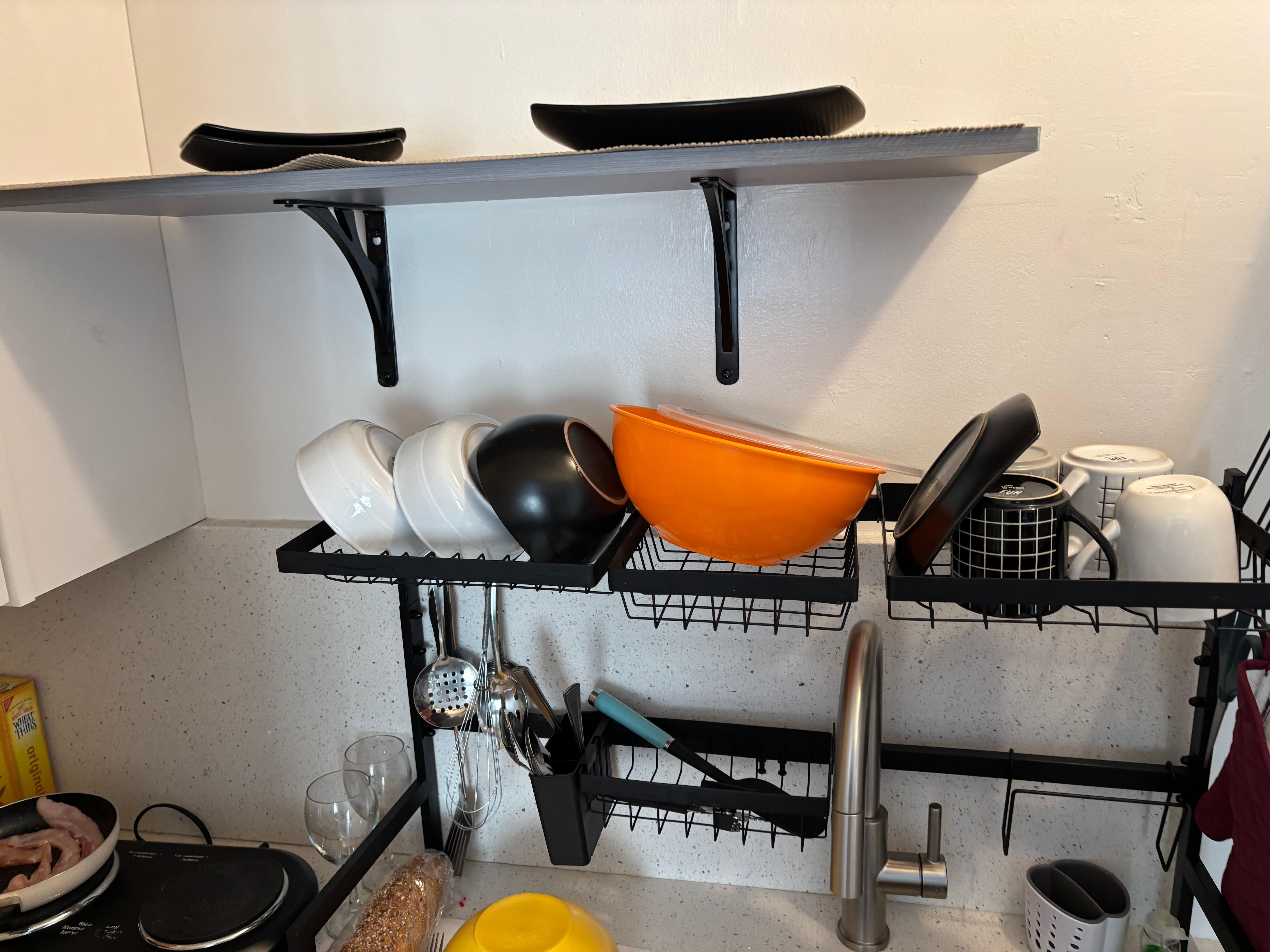 More of the closet masquerading as the kitchen 