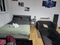 Alternative flat sleeping for 3 people