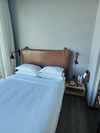 Room 1606 Bed was comfortable.