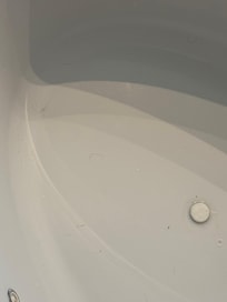 Dirty tub when we arrived in our room