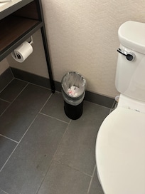 Only one trash can