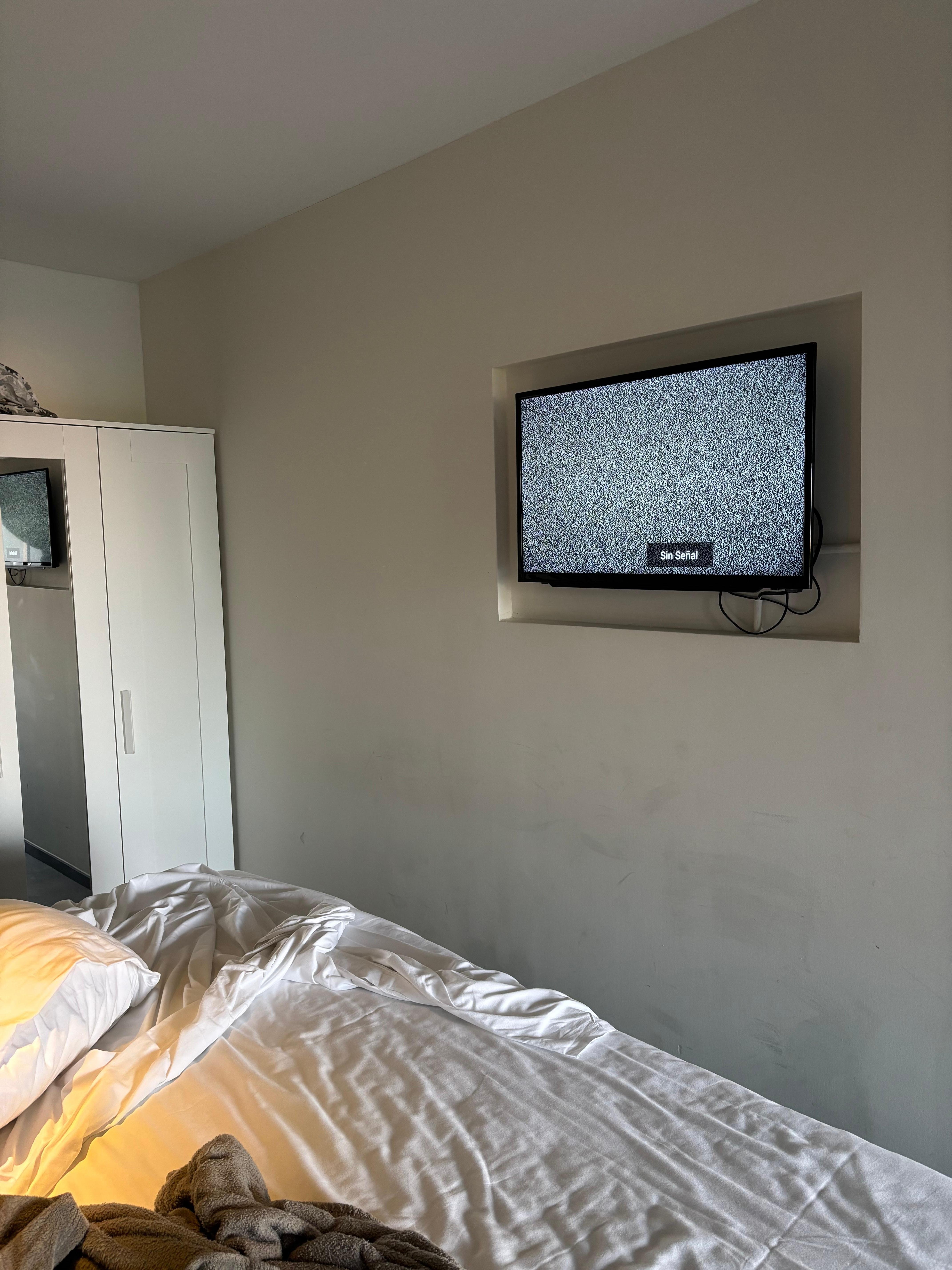 the tv doesn't work