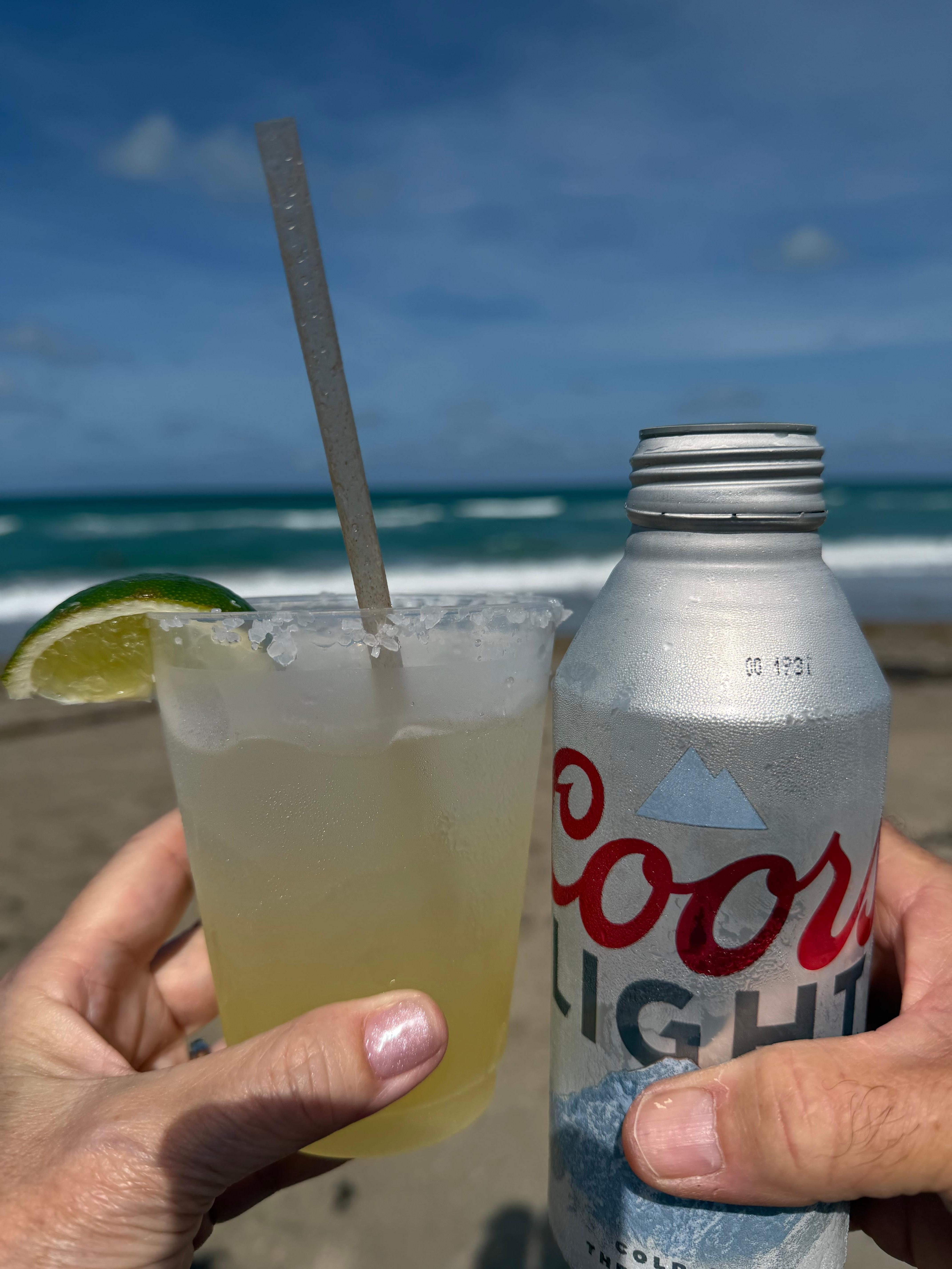 Tiki bar drinks 