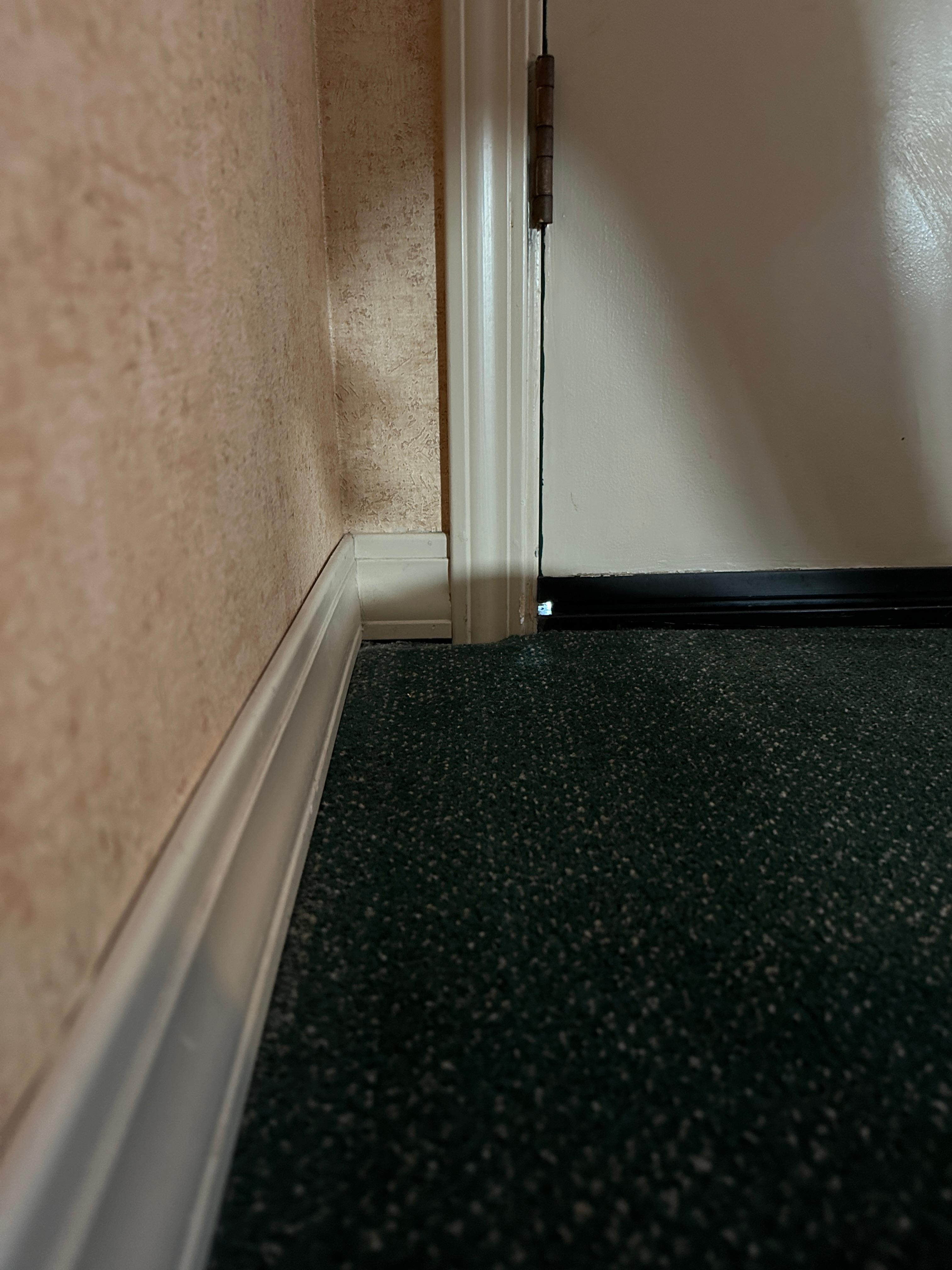 The door isn't properly sealed at the bottom.