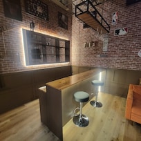 Nice bar!