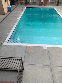 Sand in pool. All 3 days. Not cleaned