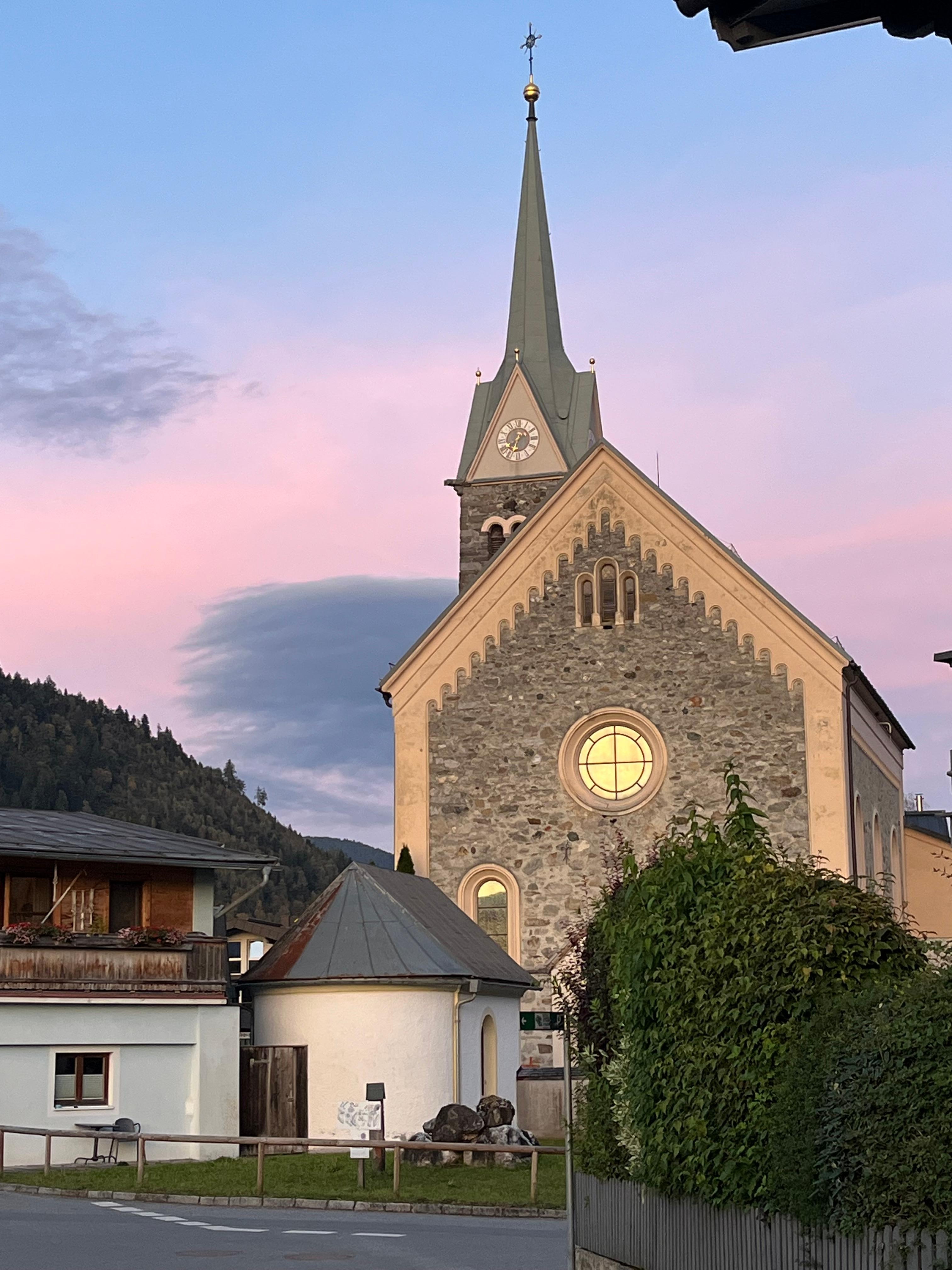 Haus mit Kirche