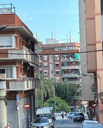 Llefià
Neighbourhood