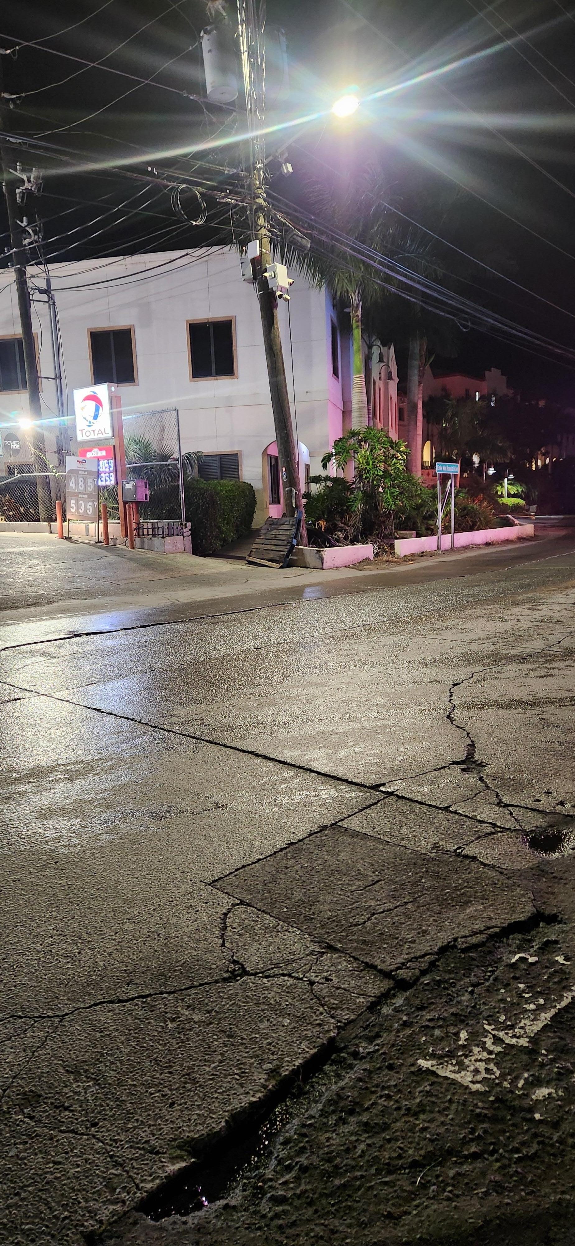 These are the stores and markets that are advertised as walking distance 