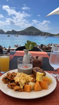 breakfast buffet at mare (rose resort)