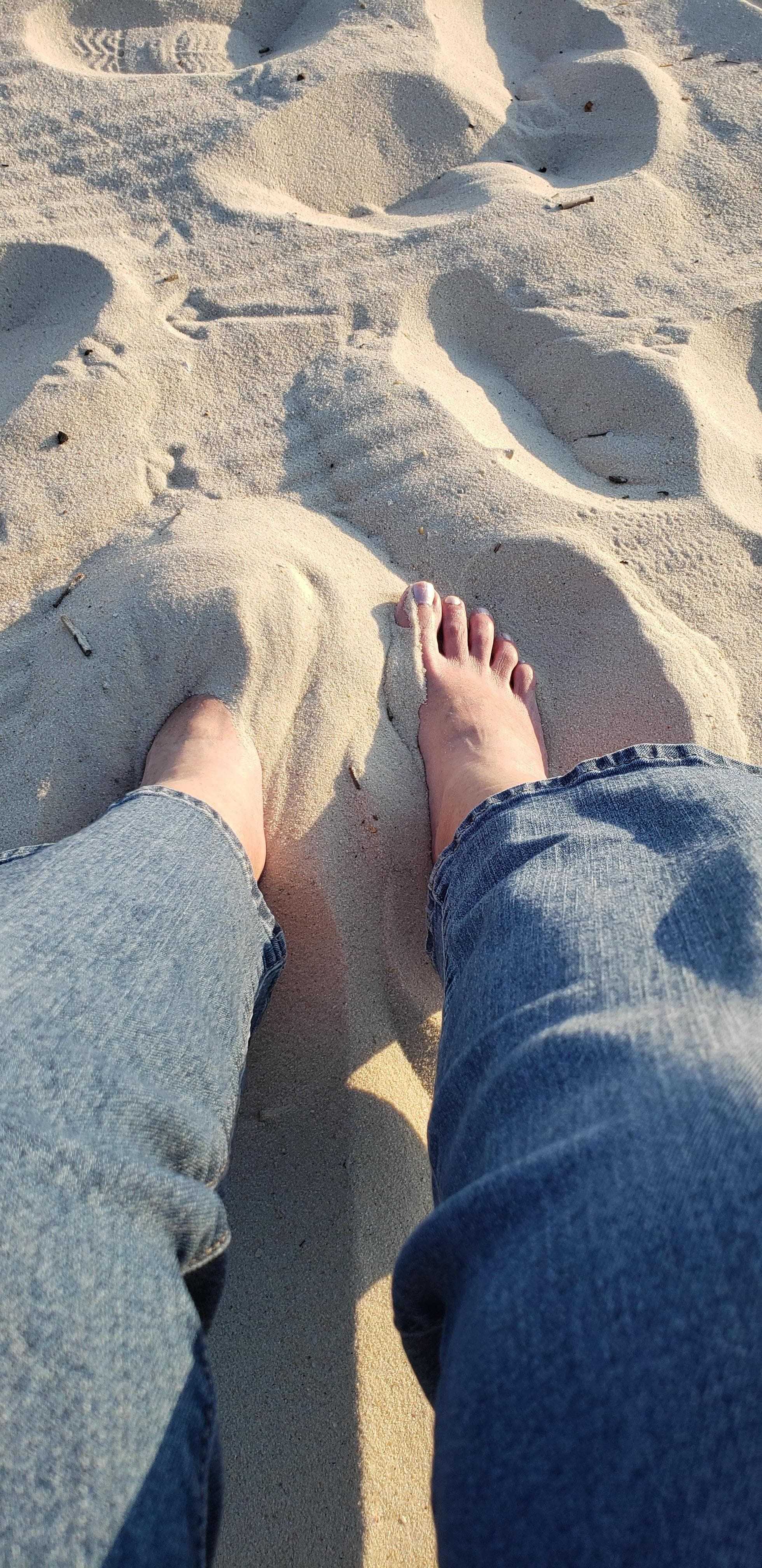 Glorious sand, lovely wave sounds & sunset 