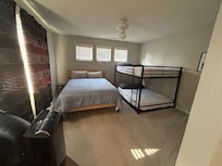 Bunk room with add'l bed