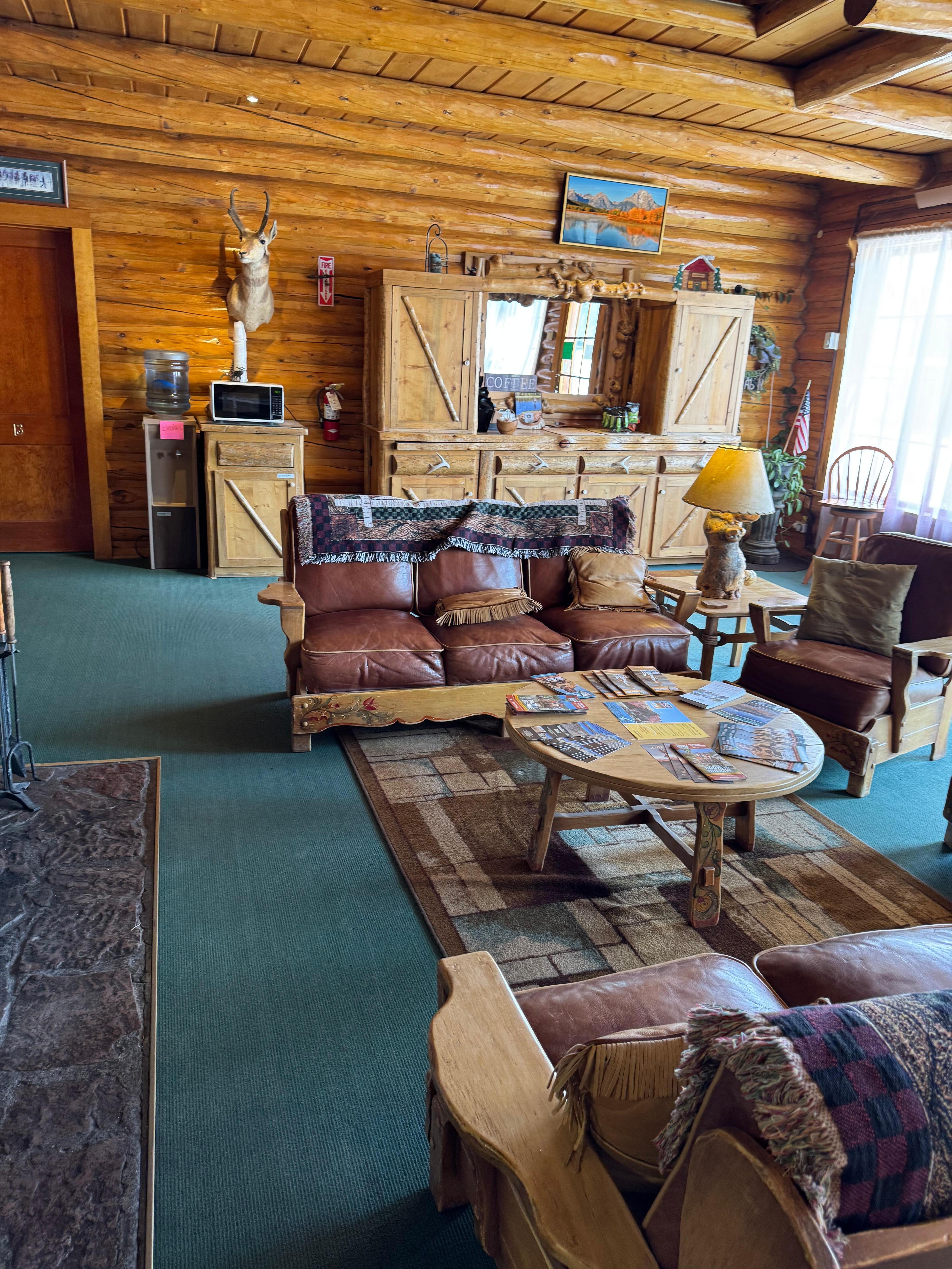 Lodge/office