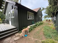 Front view of cottage.
