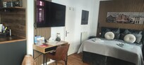 Bequemes Bett mit gemütlicher Kissenausstattung ( und ich bin extrem wählerisch wenn es ums Kopfkissen geht)