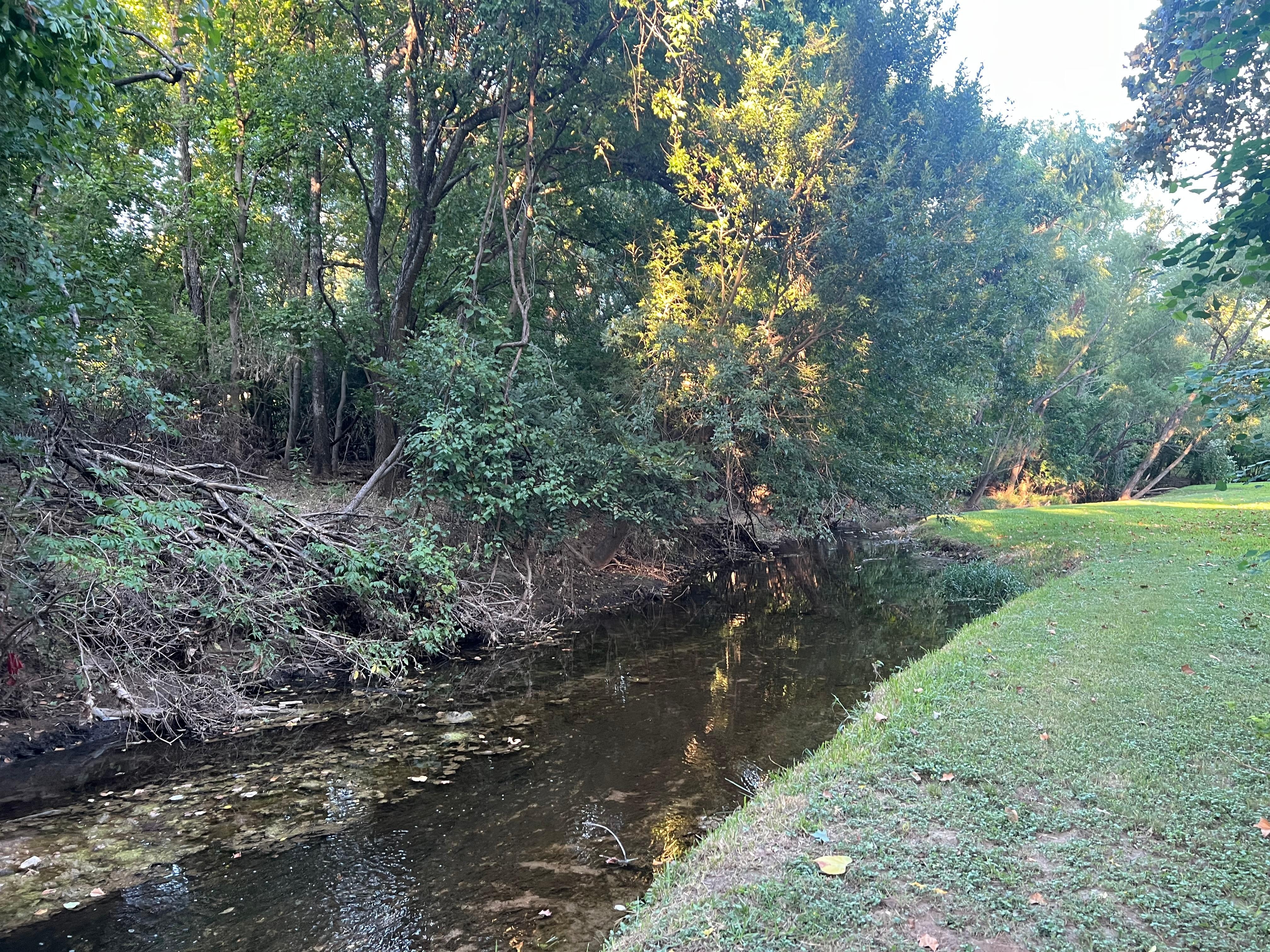 Barons Creek adds to the ambience of the hotel’s grounds. 