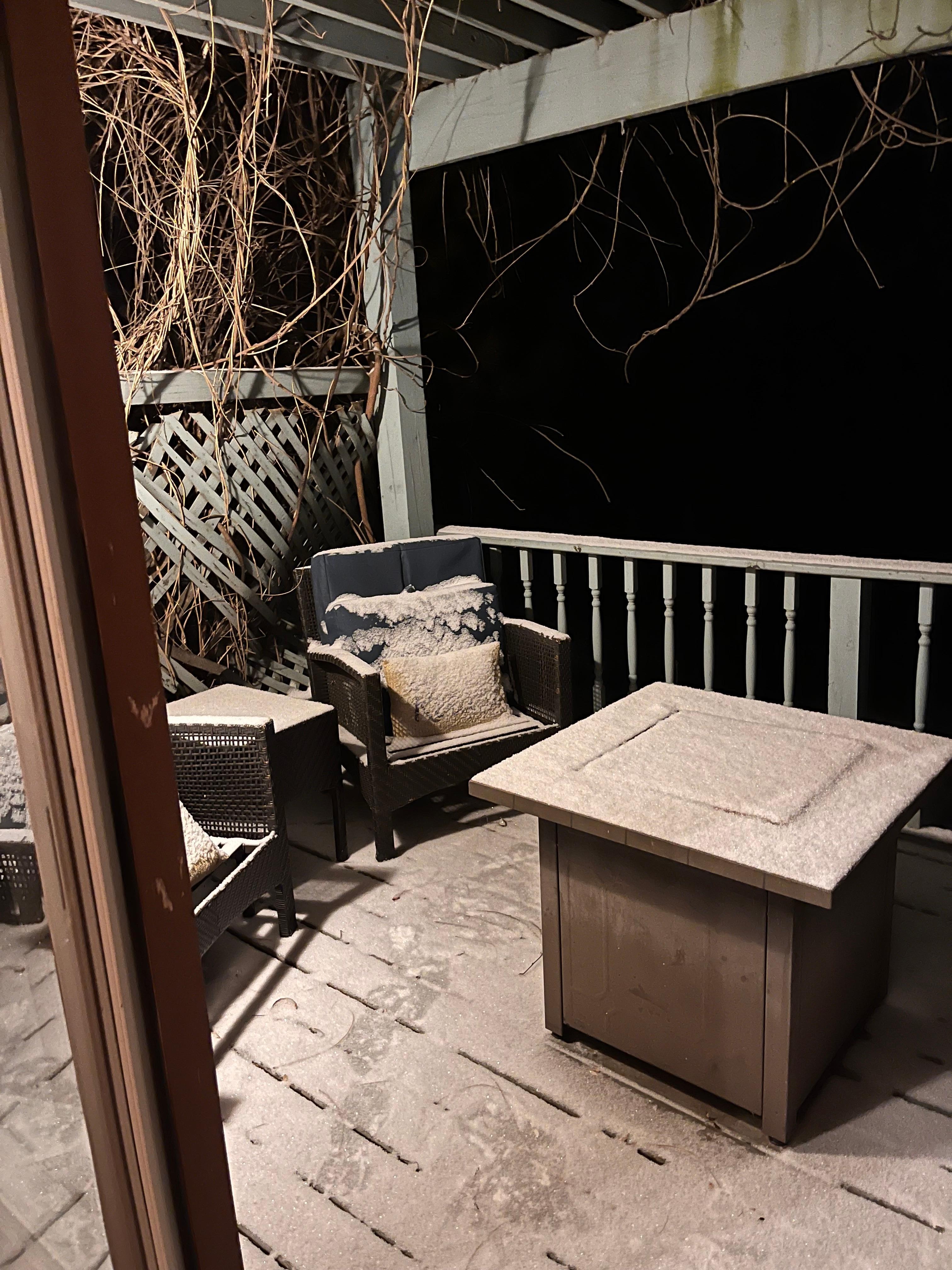 It was a snowy evening but we still enjoyed a fire in the gas fire pit on the deck.