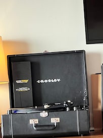 Great record player to play tunes.