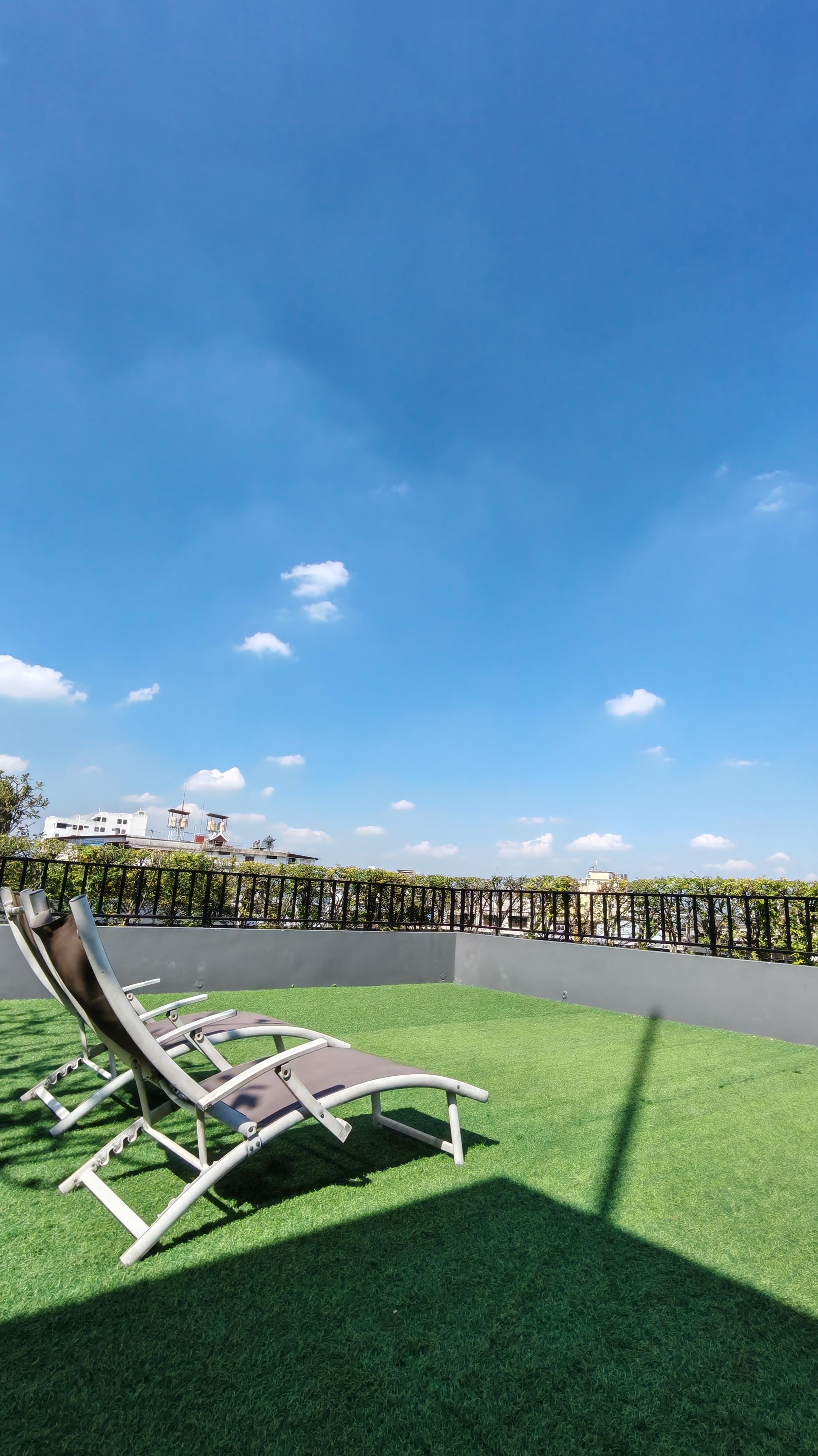 Rooftop Sunshine Area