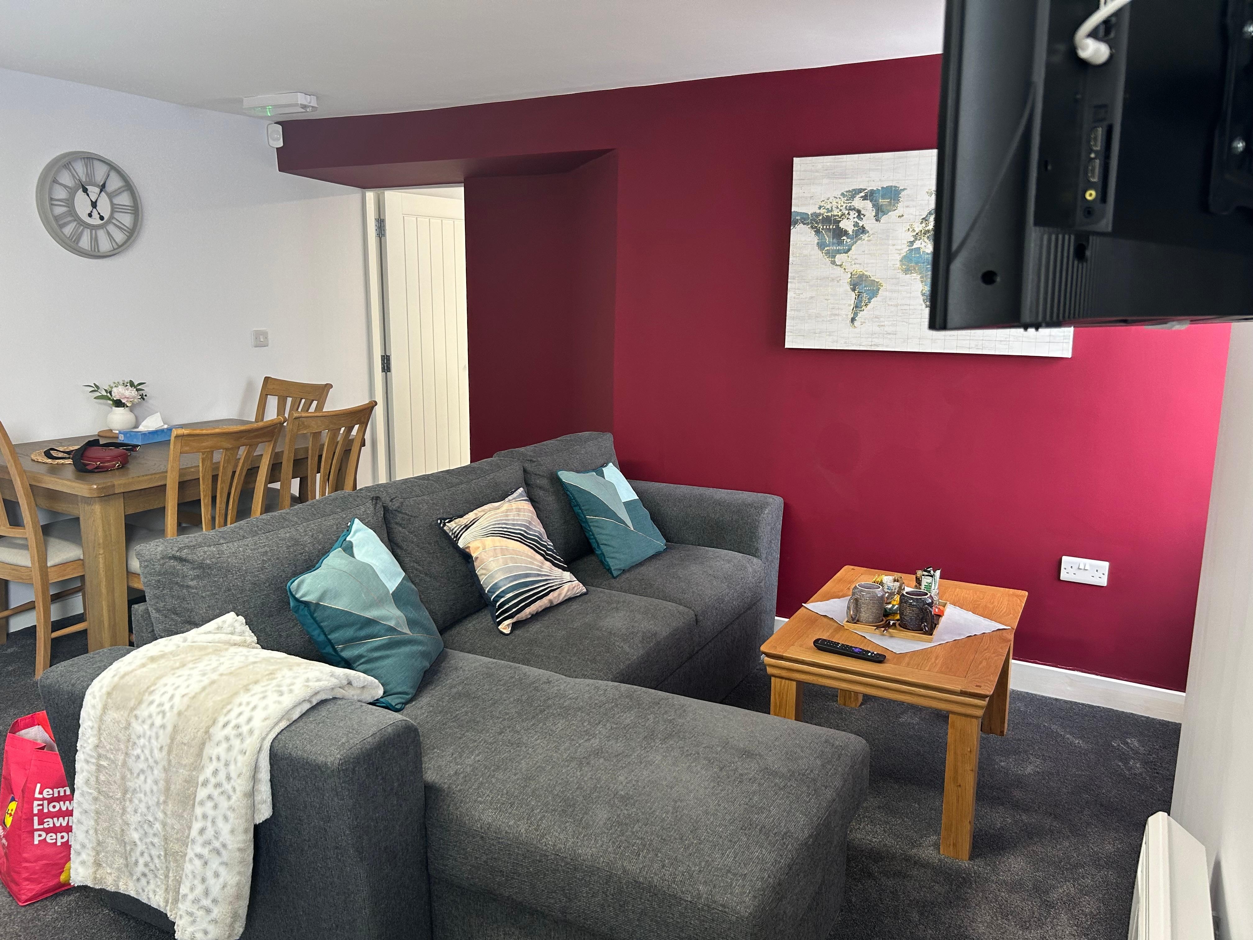 Great smart tv with netflix , comfy couch 