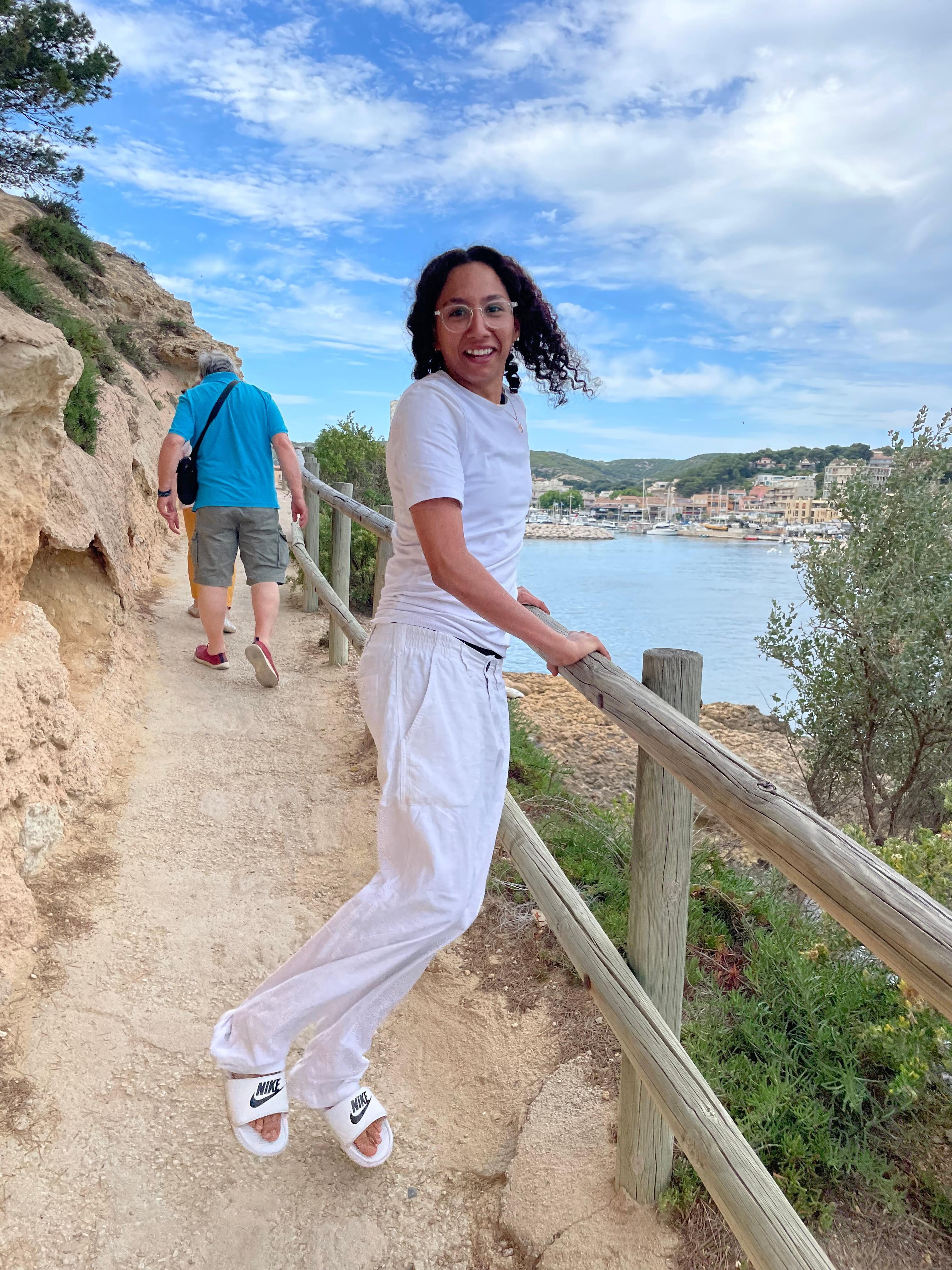 suite au conseil de l’hôte avons visité les alentours et nous sommes tombés sur un lieu magique. Ne faites pas attention à la personne sur la photo elle ne fait pas partie du séjour.
