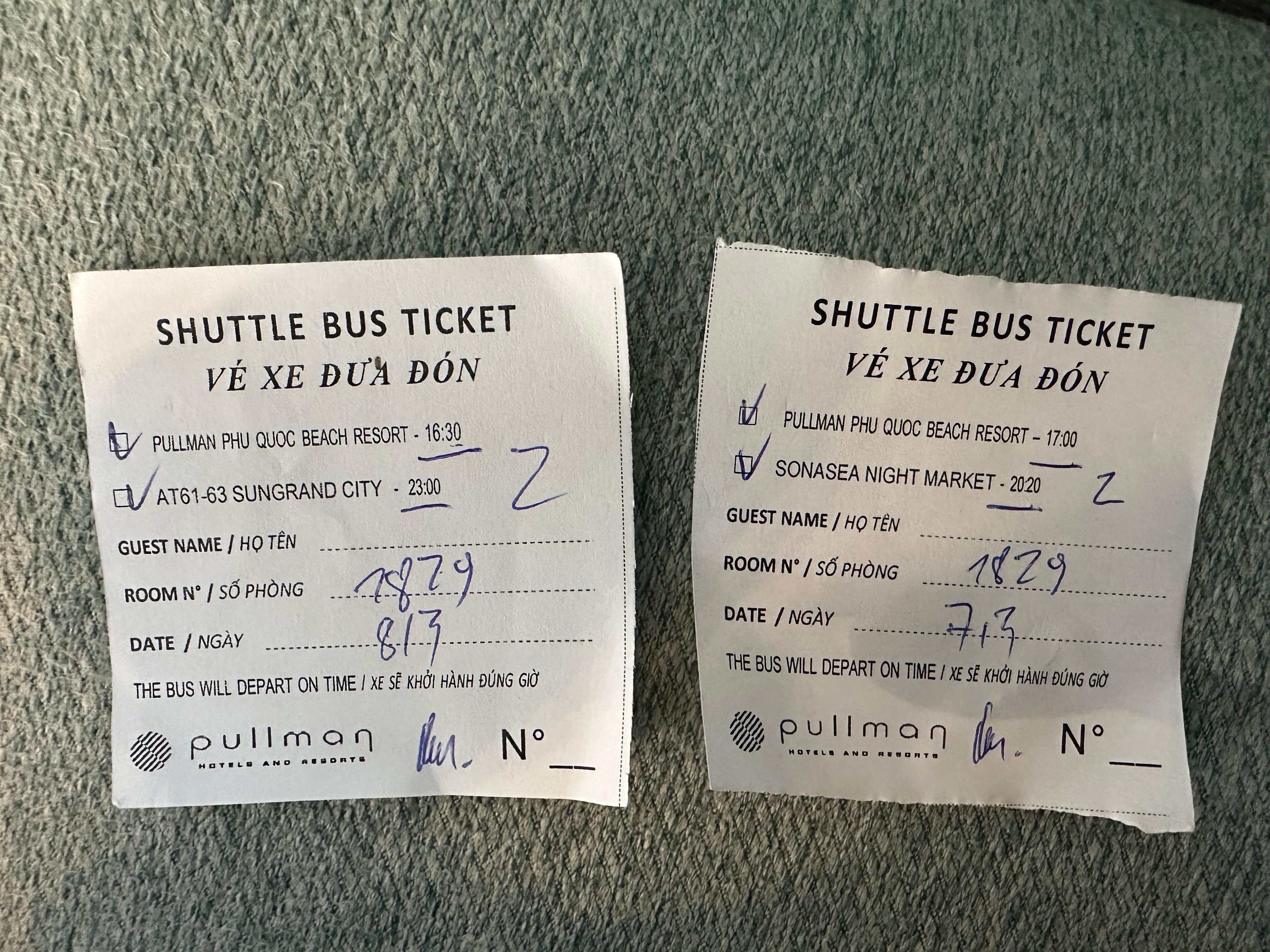 셔틀버스는 미리 예약하면 이렇게 표를 줍니다.