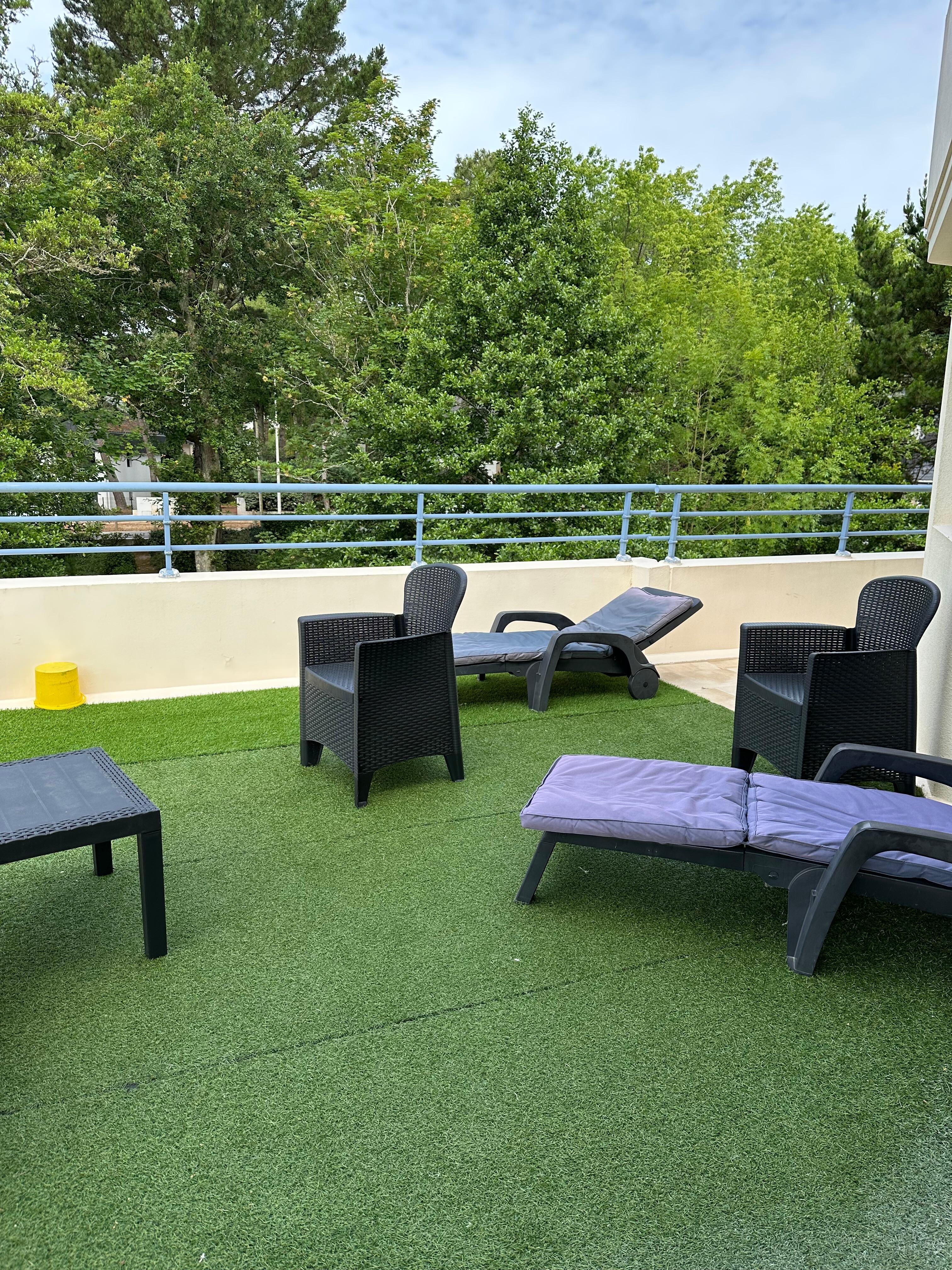 Outdoor deck