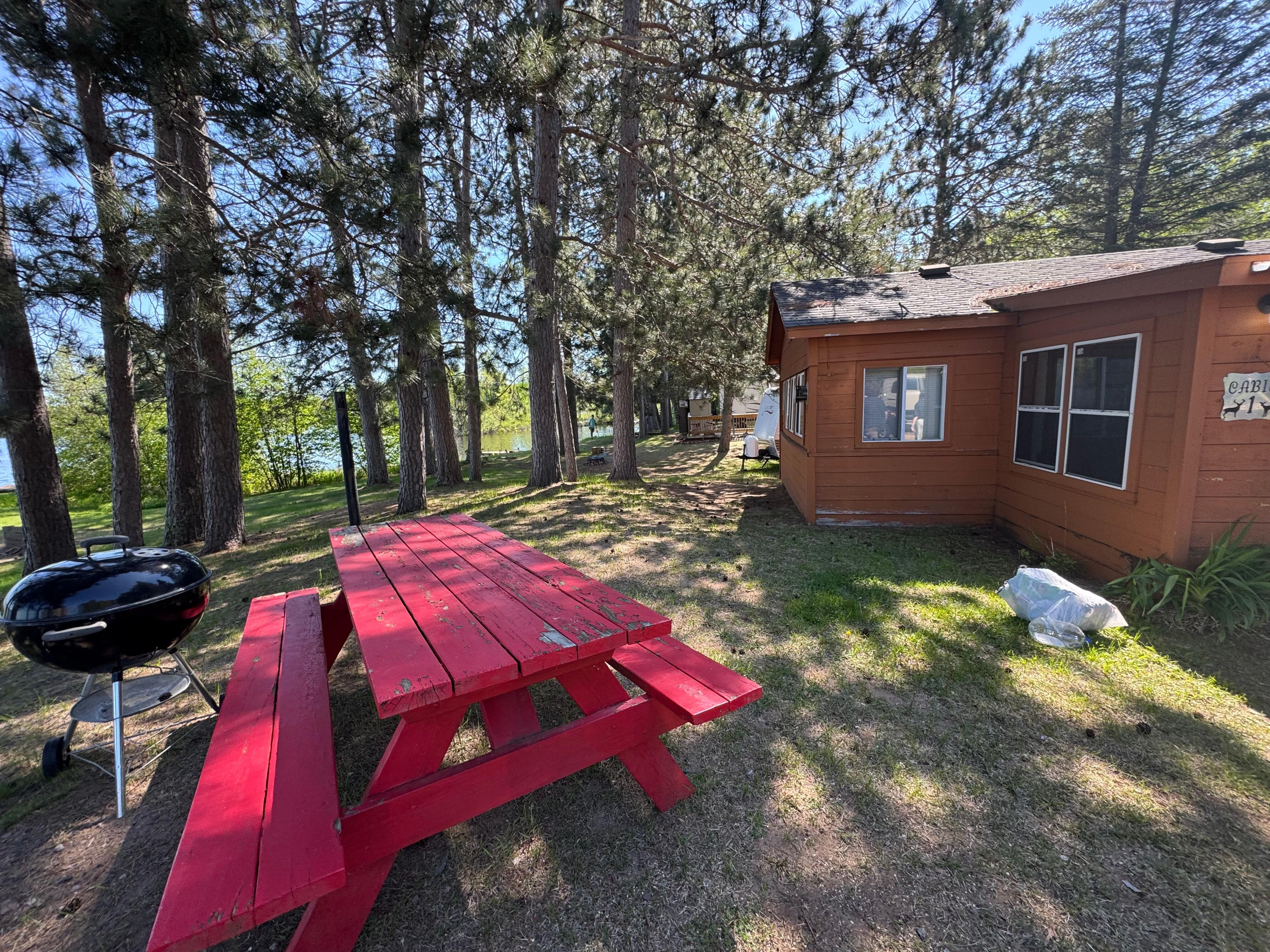 End, corner cabin