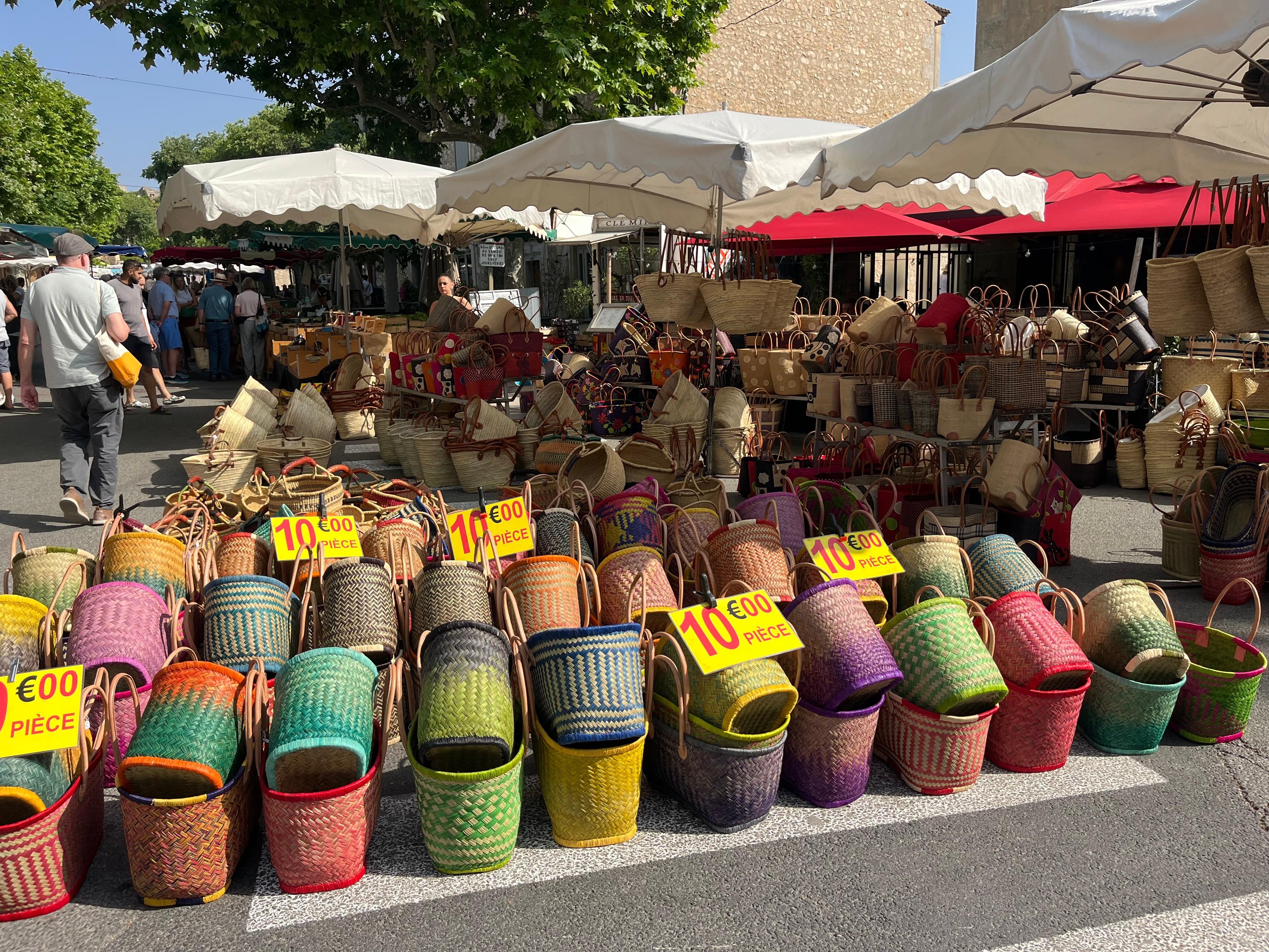 Market In Eygalieres 