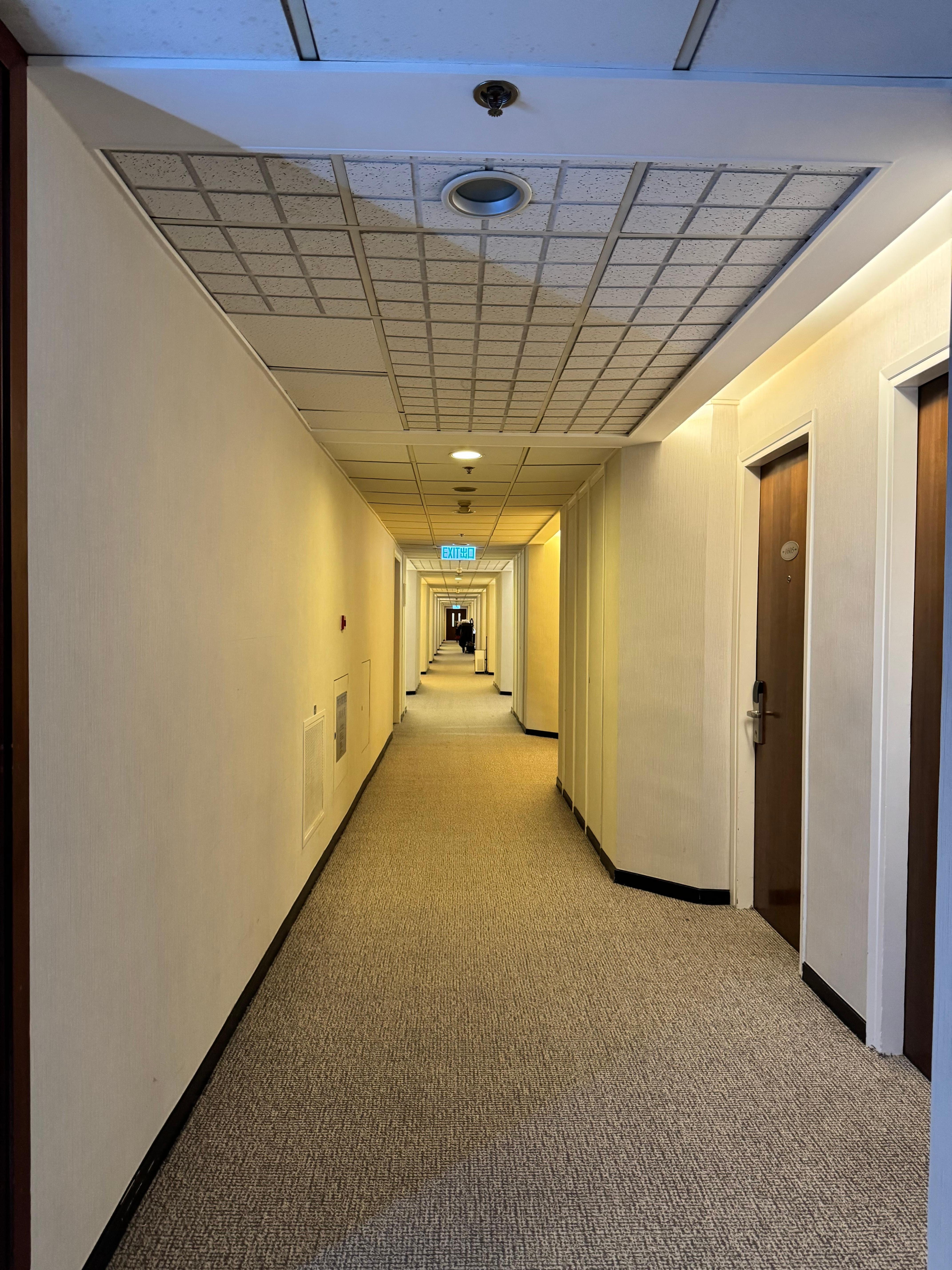 懷舊，有年代感，非常乾淨，經得起考驗！