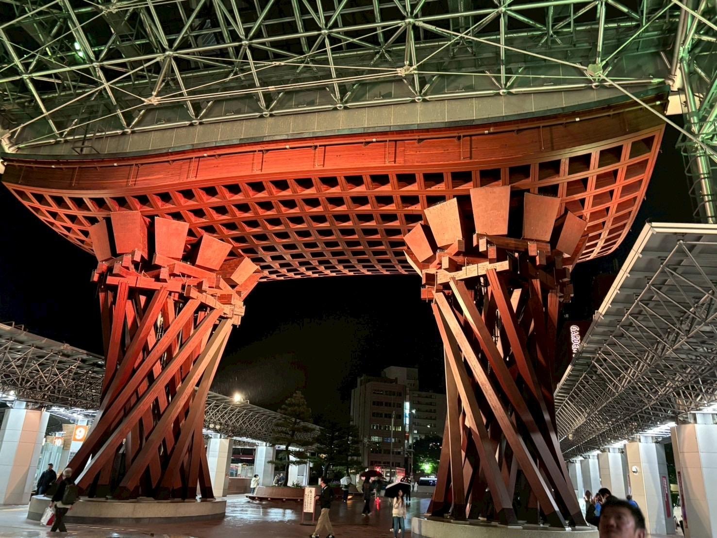 金沢駅前