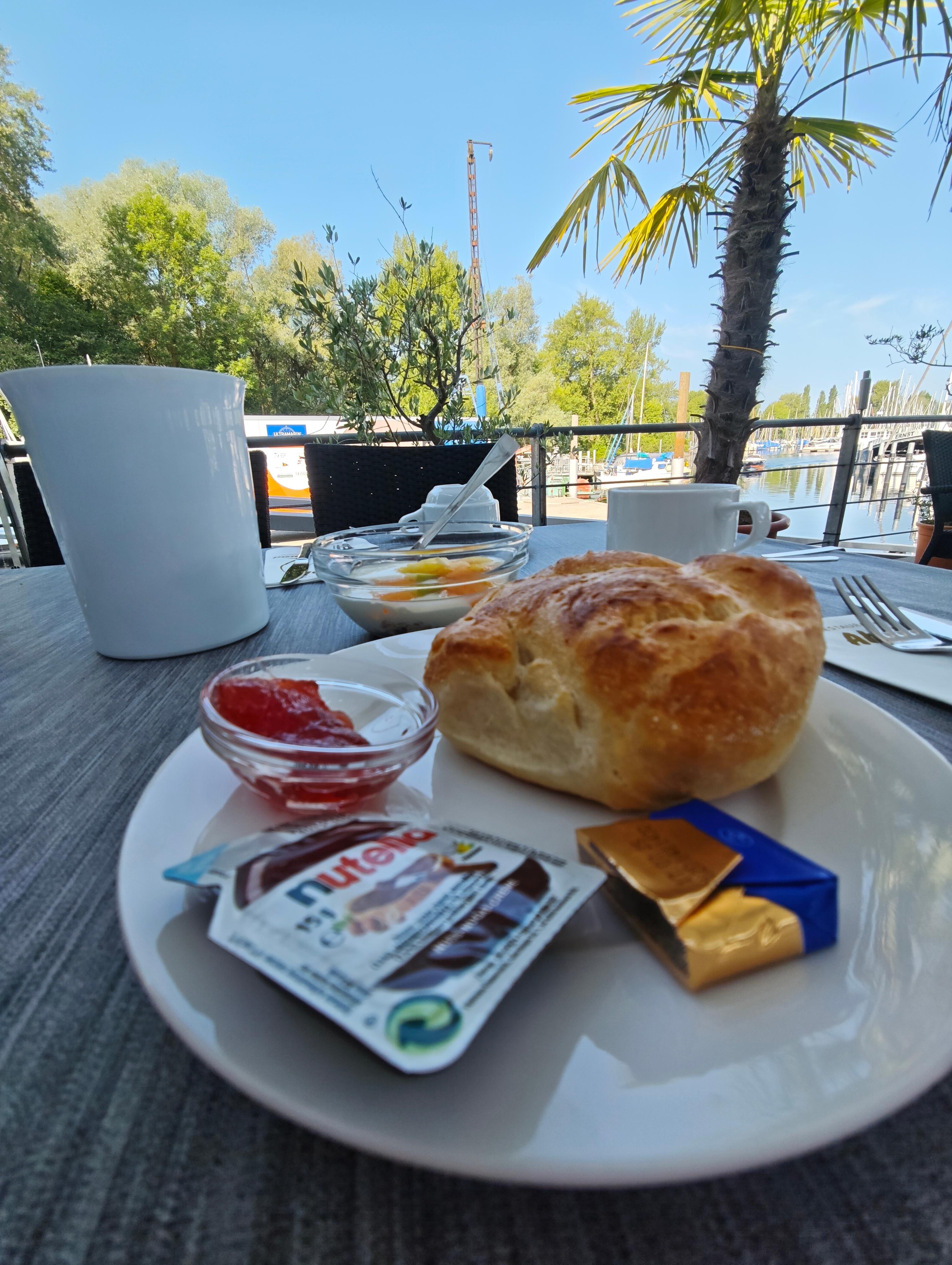 Der Blick von der Frühstücksterrasse 