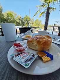 Der Blick von der Frühstücksterrasse