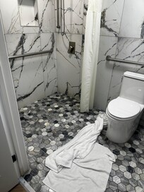 Towels to stop water from running into toilet