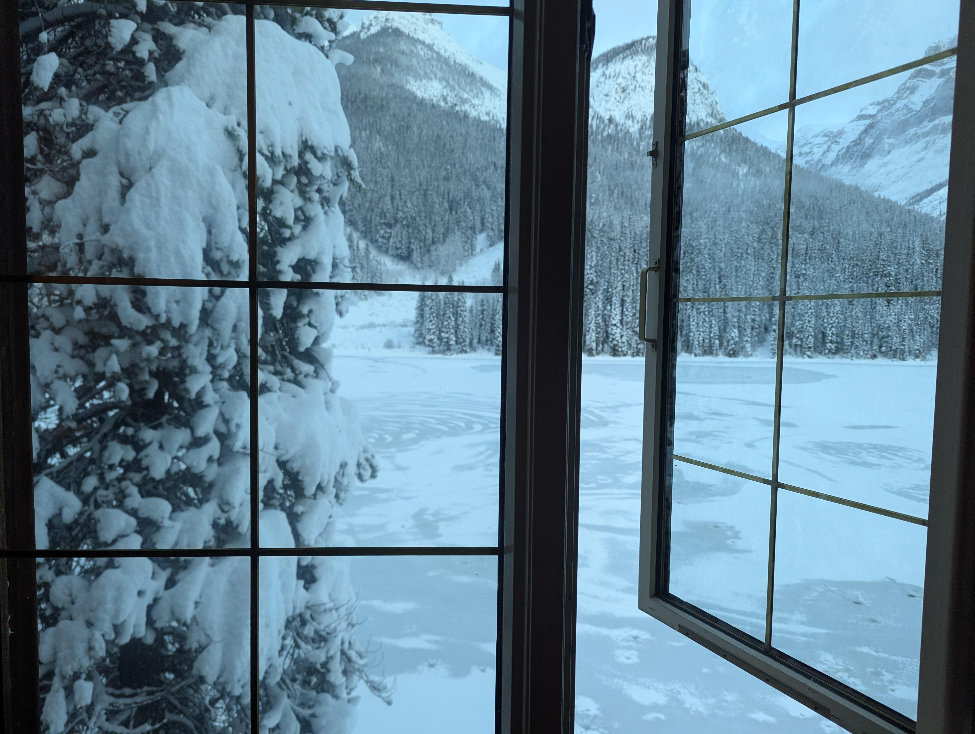 Lakeview room's side window