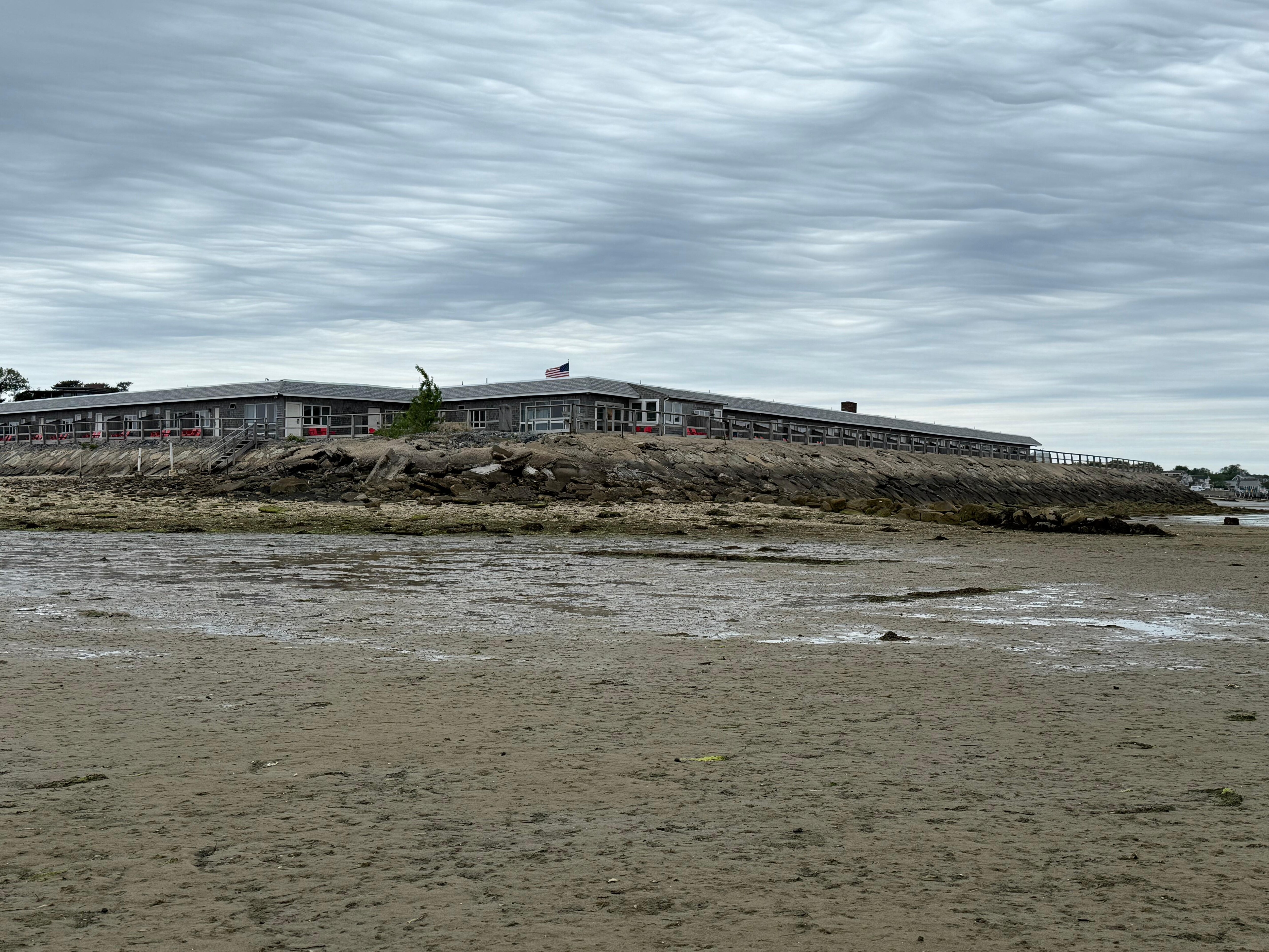 low tide looking back to Inn