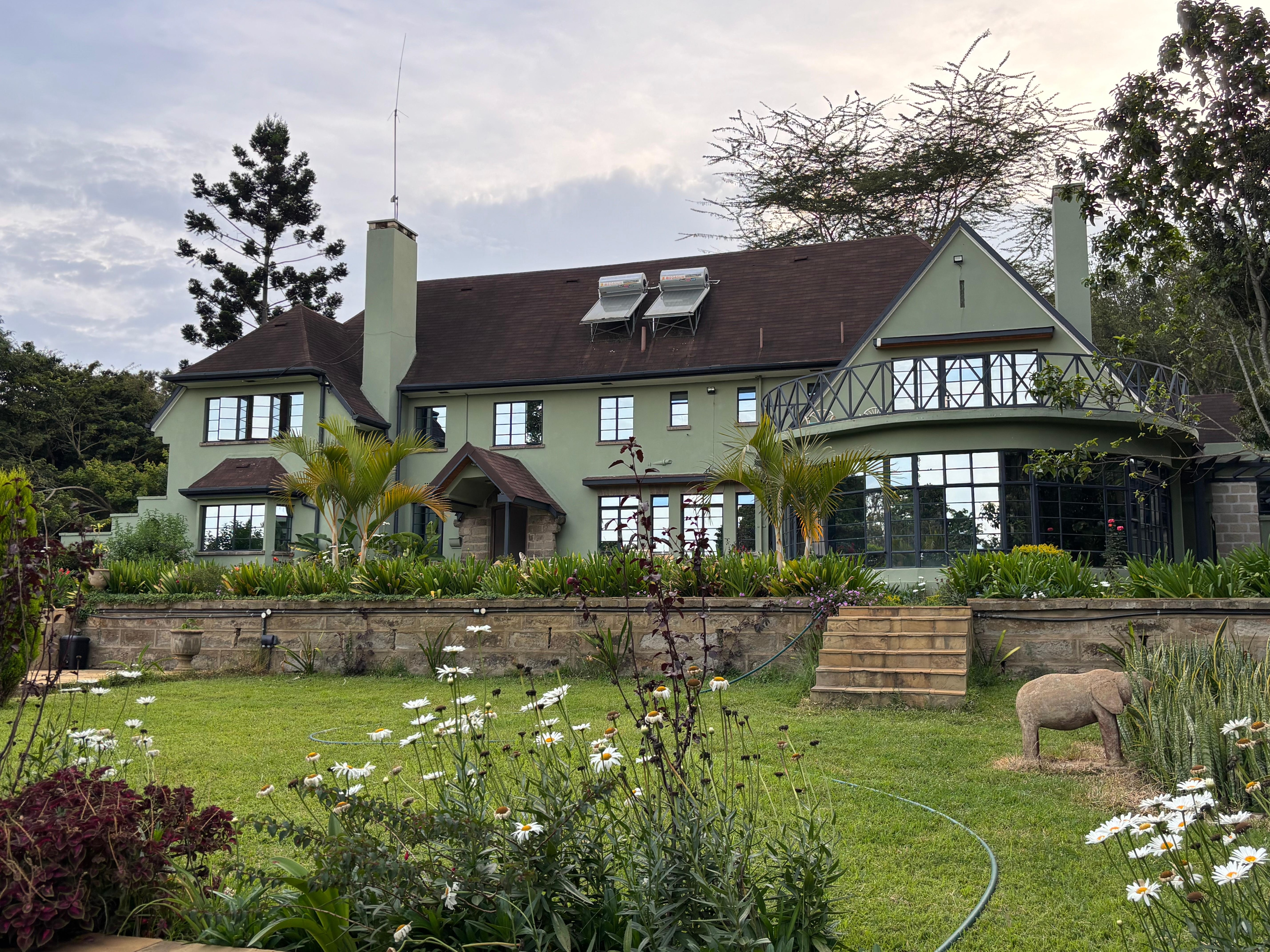 The house has been painted since the online pic.