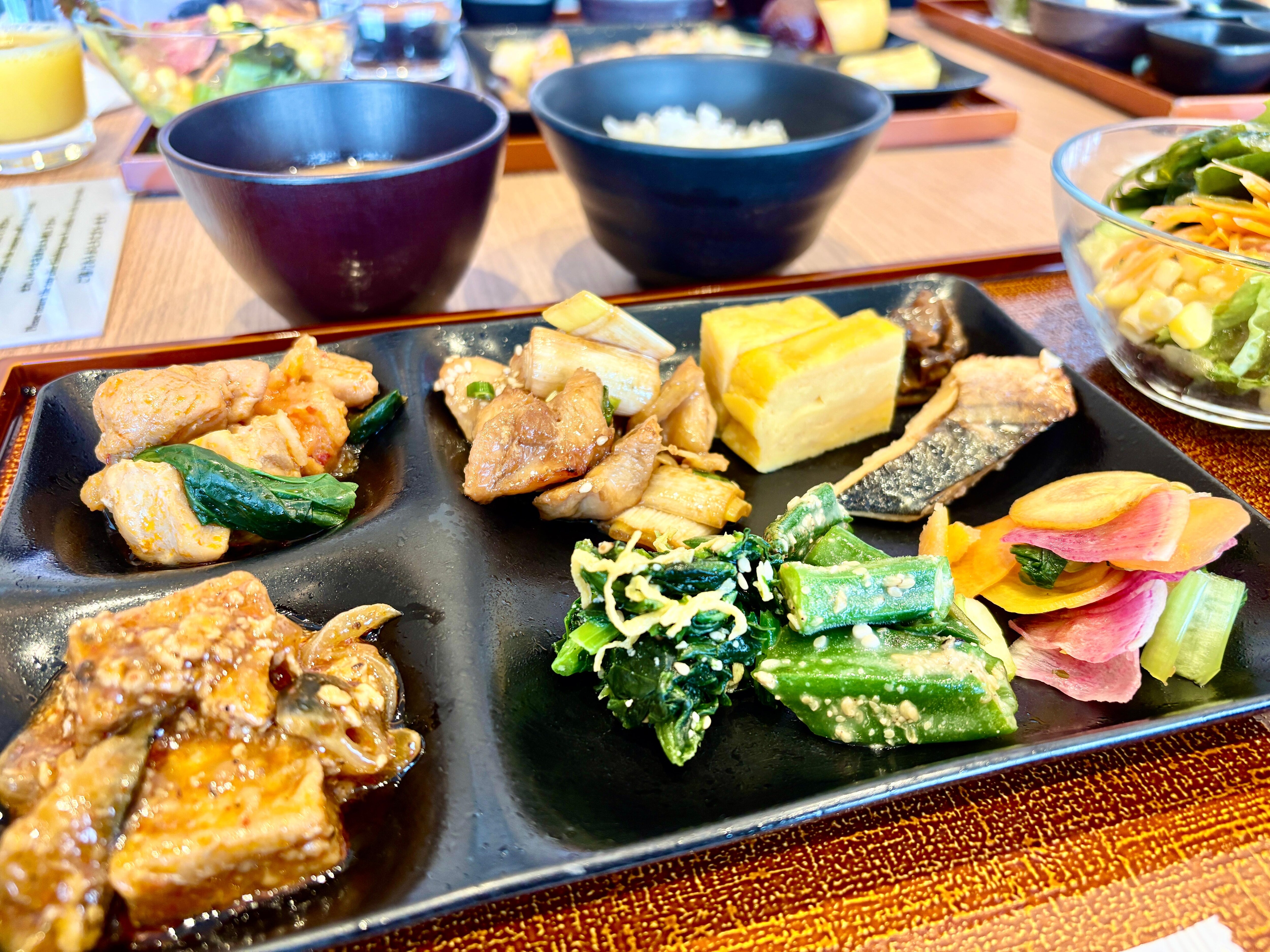朝食バイキングは種類も多く、手の込んだメニューもあり美味しかったです！