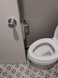 Hard to get to toilet