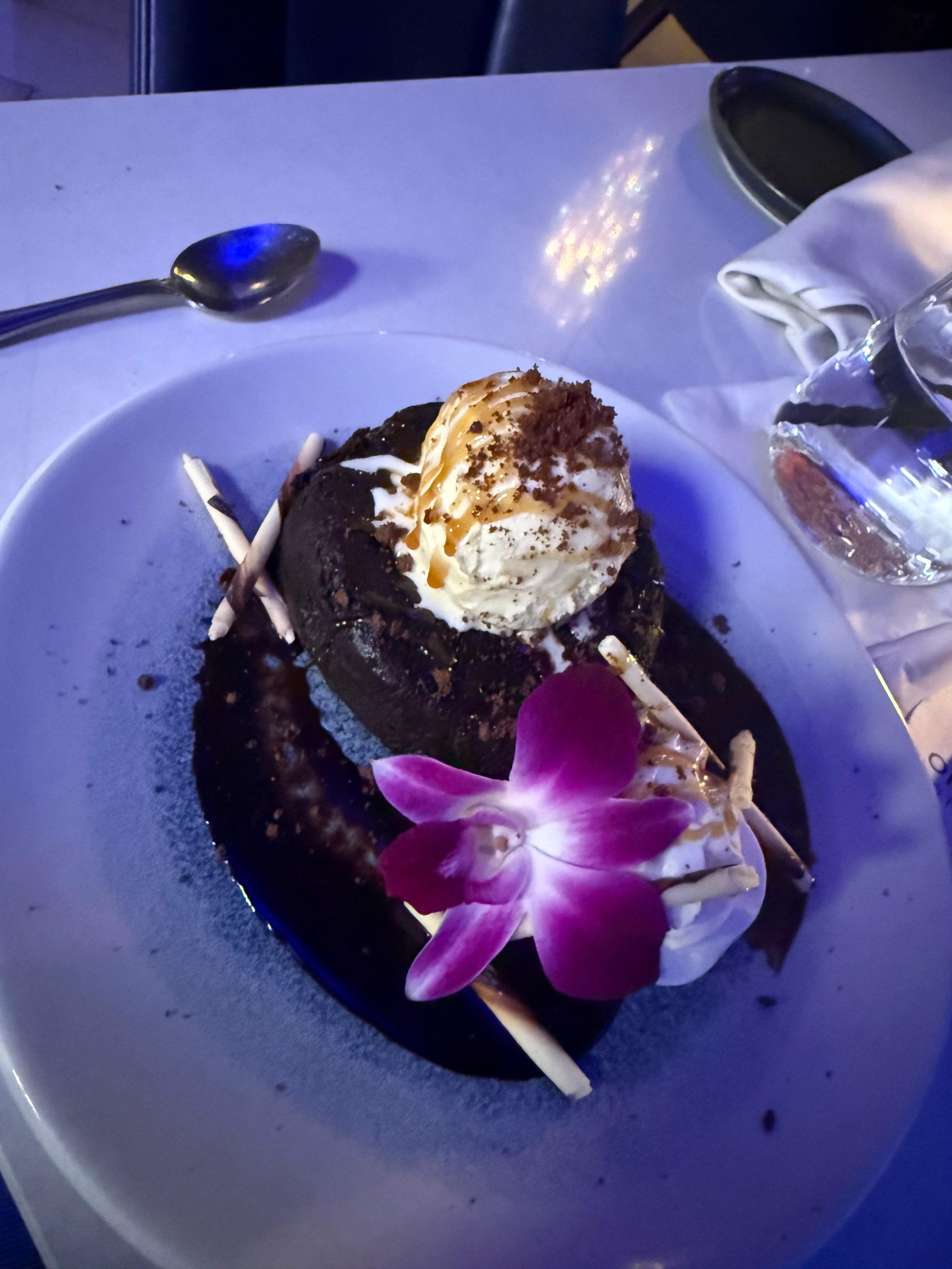 Molten chocolate cake 10/10