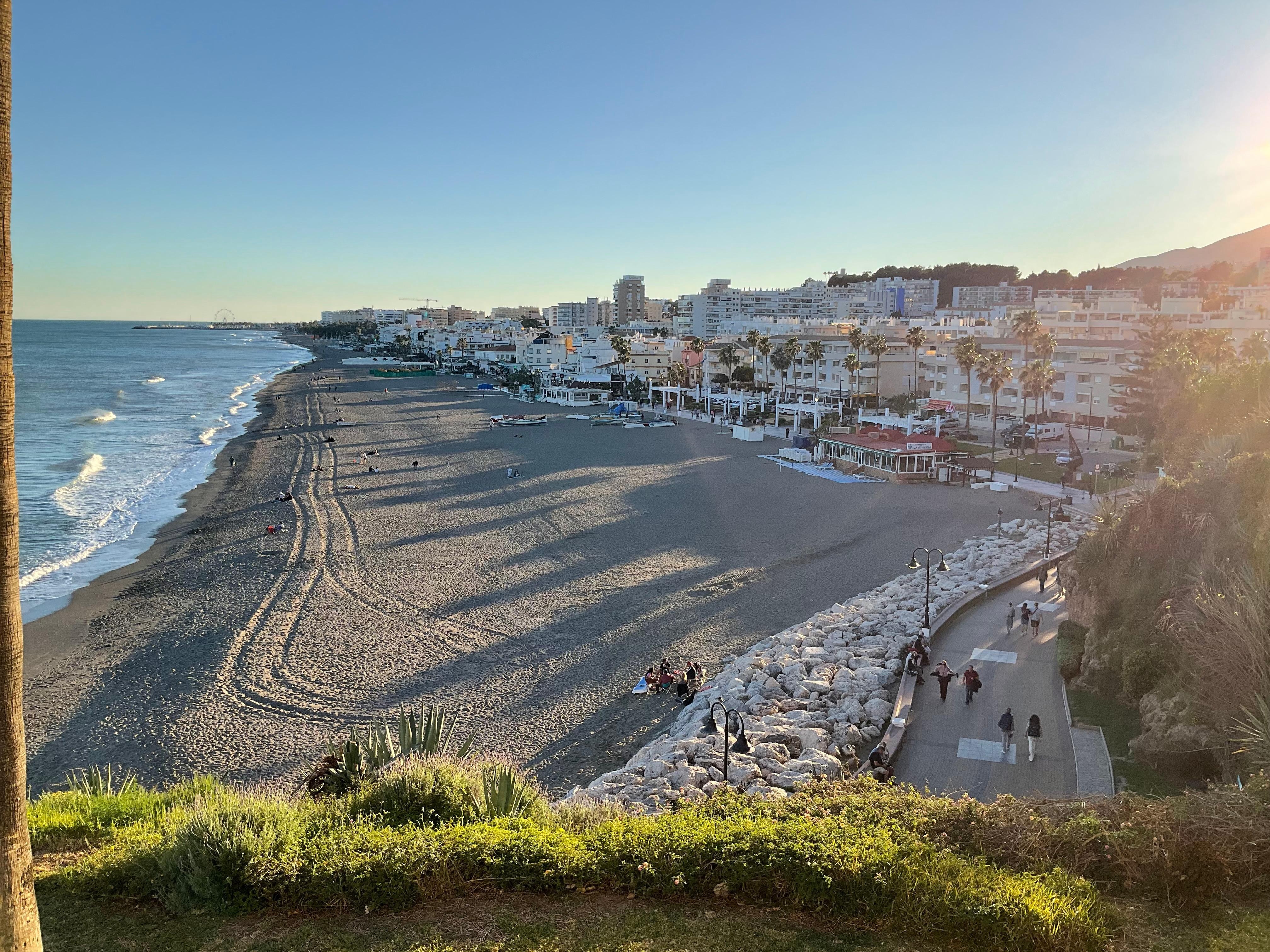 Grocery stores, boutiques, restaurants and pubs abound. 