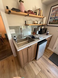 Small kitchen space - well stocked