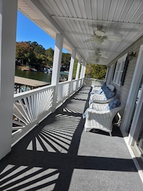 Upper deck with plenty of seating