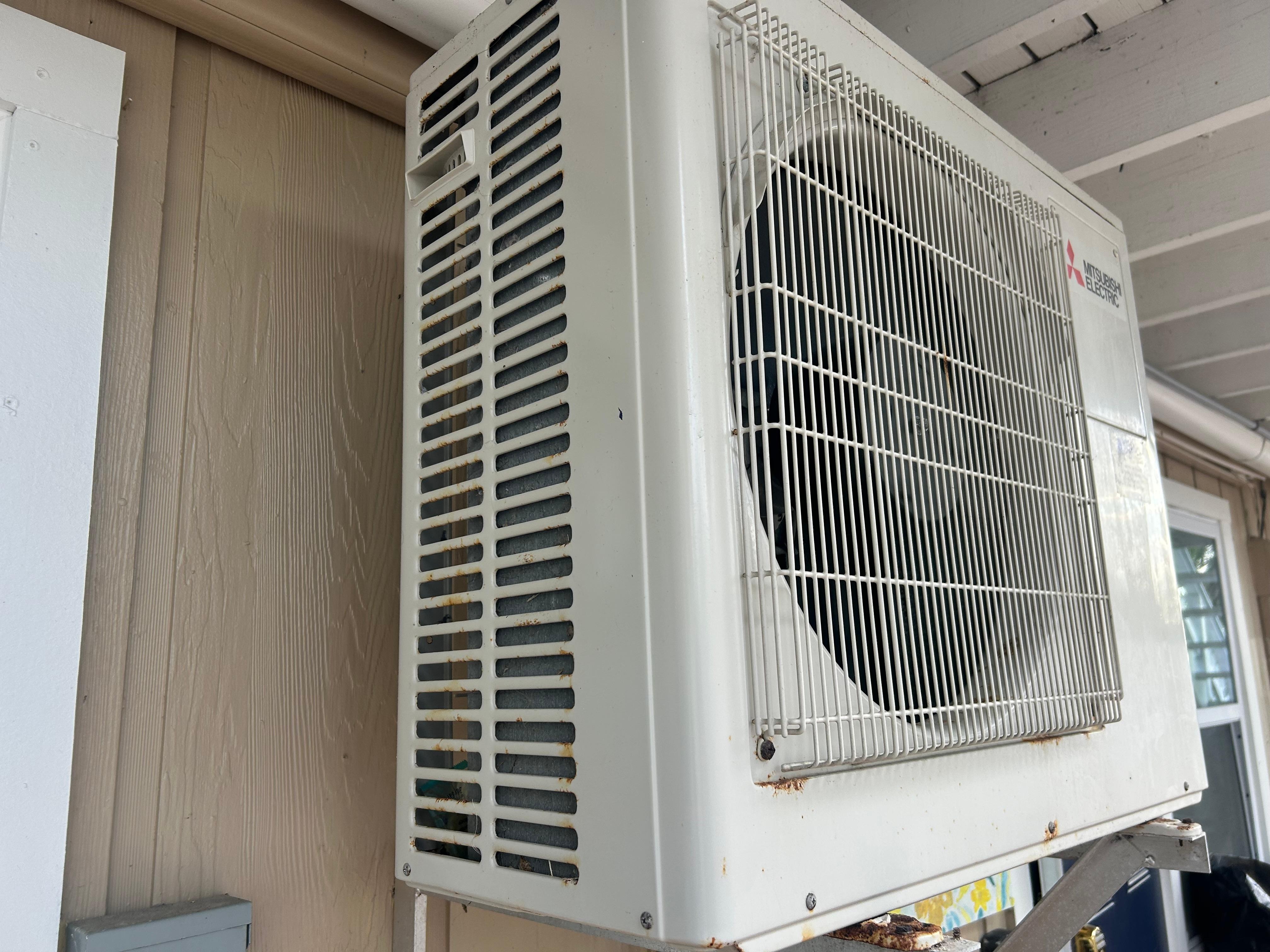 All the air conditioning unit that may freeze up if set below 70