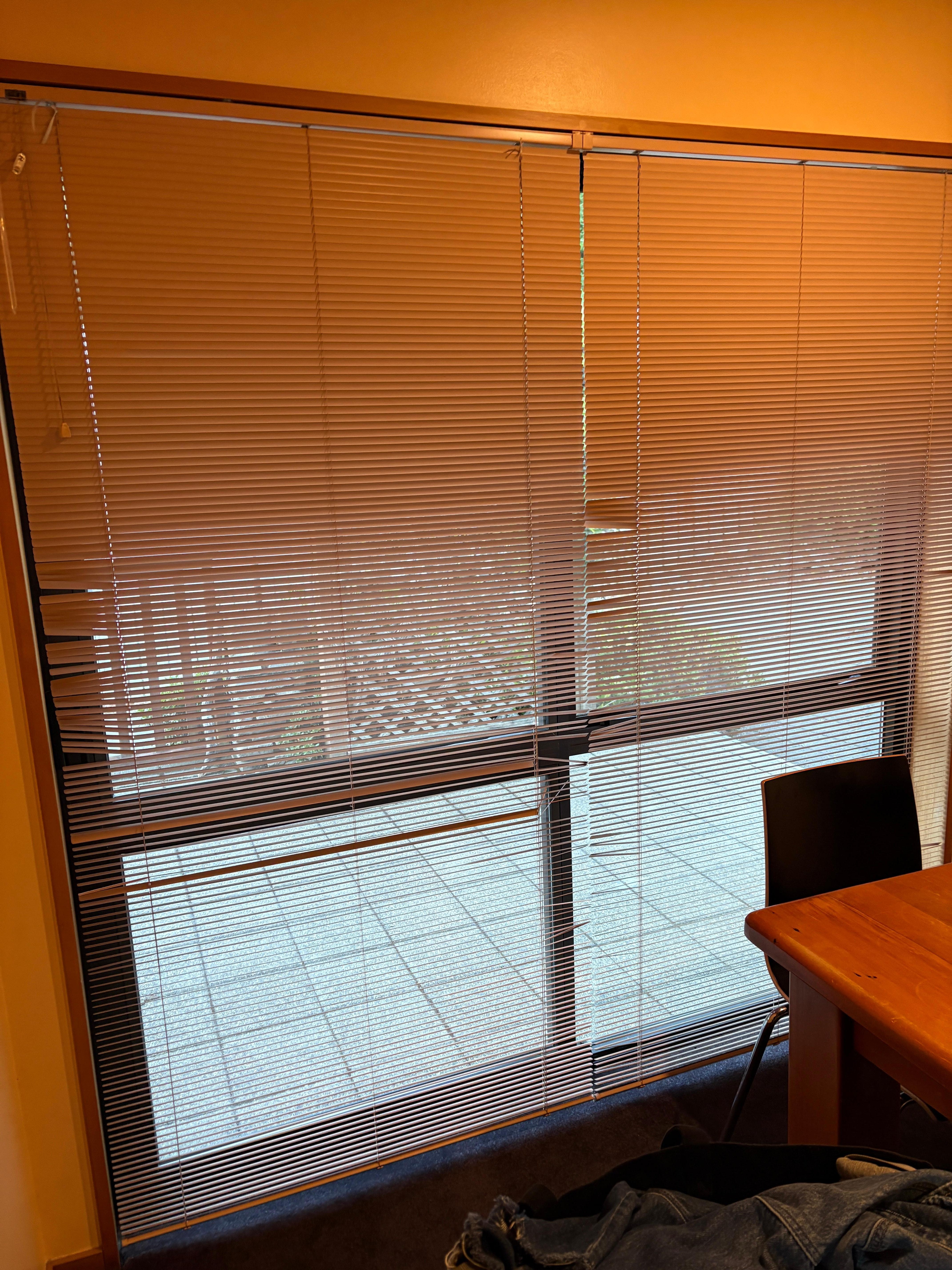 Broken blinds, rod to close them is missing 